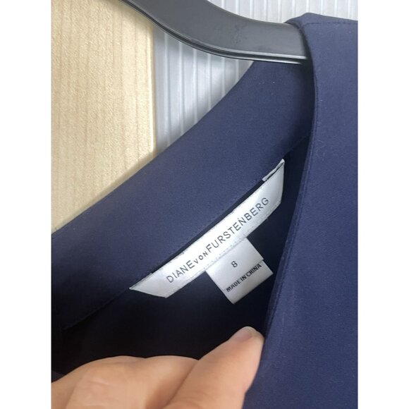 Diane Von Furstenberg Women's Navy Flutter Sleeve Silk Top Sz 8 Party Career DVF - Picture 3 of 8